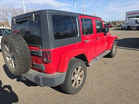 Used 2012 Jeep Wrangler Unlimited Sahara w/ Connectivity Group AWD/4WD image 4