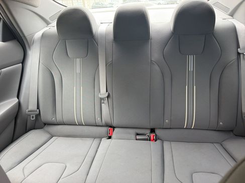 Used 2023 Hyundai Elantra SEL w/ Convenience Package FWD image 6