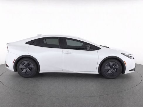 Used 2025 Toyota Prius LE FWD image 25