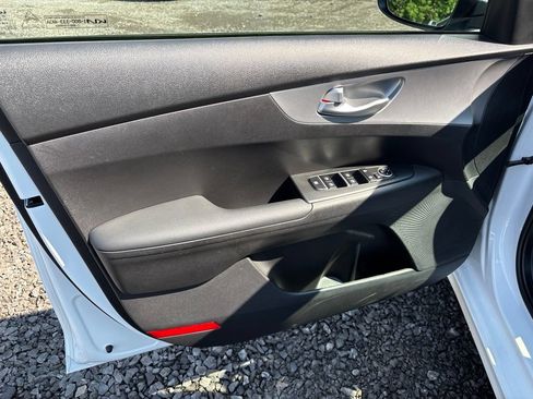 Used 2023 Kia Forte LXS FWD image 15
