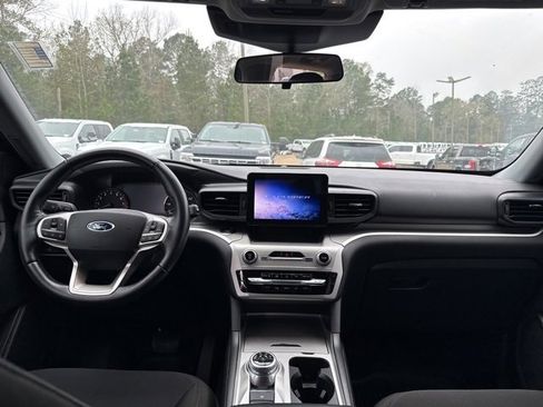 Used 2021 Ford Explorer XLT image 13