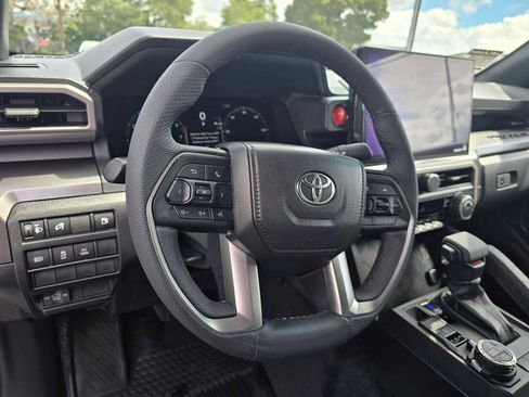 Used 2025 Toyota Tacoma TRD Off-Road image 24
