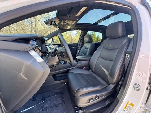 Certified 2025 Cadillac XT5 Premium Luxury image 11