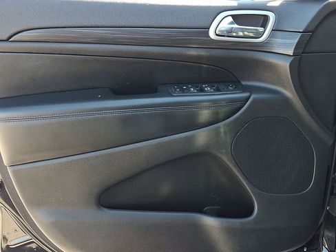 Used 2020 Jeep Grand Cherokee Altitude image 13