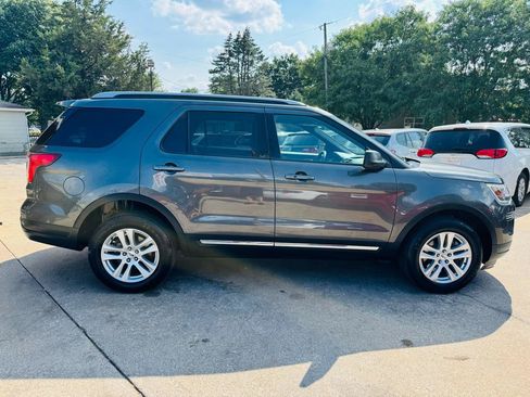 Used 2018 Ford Explorer XLT w/ Class II Trailer Tow Package AWD/4WD image 2