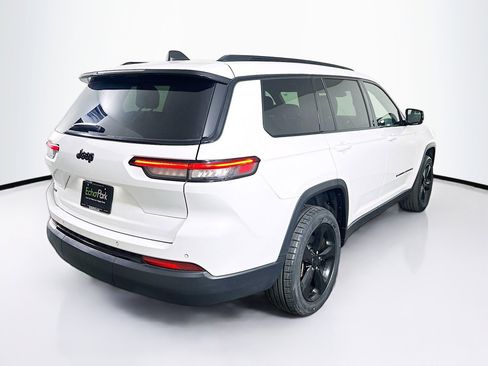 Used 2023 Jeep Grand Cherokee L Laredo image 9