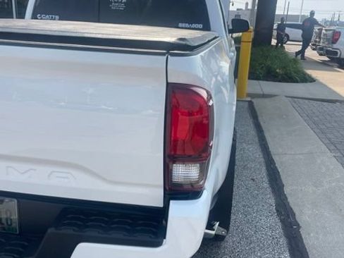 Used 2023 Toyota Tacoma SR AWD/4WD image 12