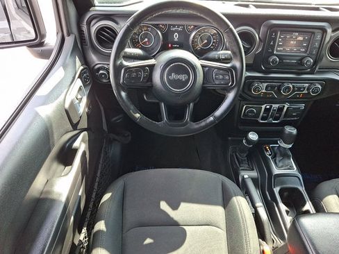 Used 2021 Jeep Wrangler 4WD Unlimited Willys image 12