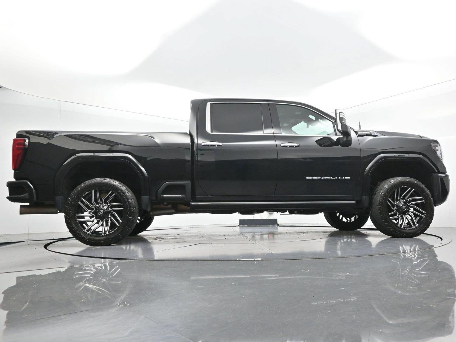 Used 2024 GMC Sierra 2500 Denali Ultimate AWD/4WD image 55