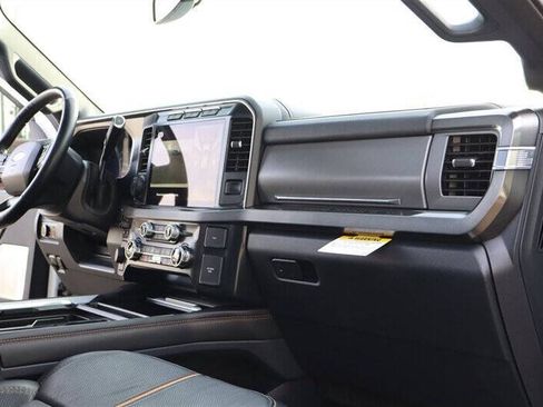 Used 2024 Ford F350 Platinum w/ FX4 Off-Road Package AWD/4WD image 31