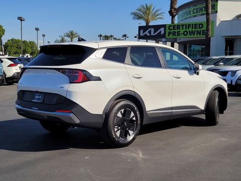 New 2026 Kia Sportage LX FWD image 5