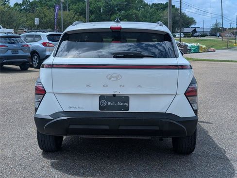 Used 2025 Hyundai Kona SEL FWD image 4