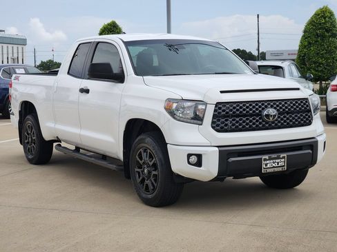 Used 2020 Toyota Tundra SR5 w/ SX Package RWD image 3
