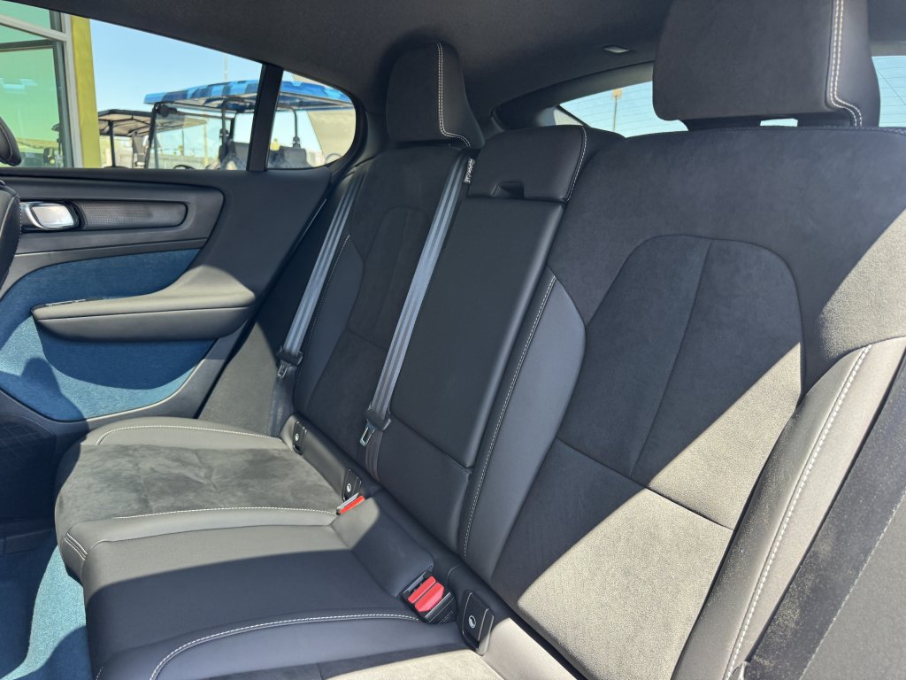 Used 2023 Volvo C40 P8 Recharge Ultimate AWD/4WD image 36