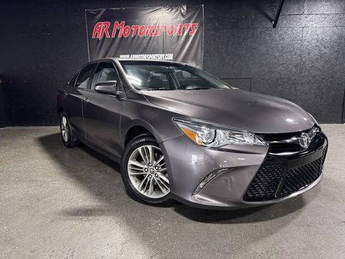 Used 2016 Toyota Camry SE FWD image 7
