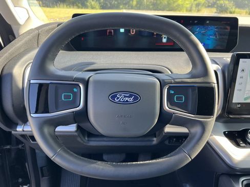Used 2025 Ford Expedition Max Active RWD image 8