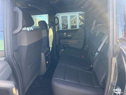 Used 2025 GMC Hummer EV 3X image 25
