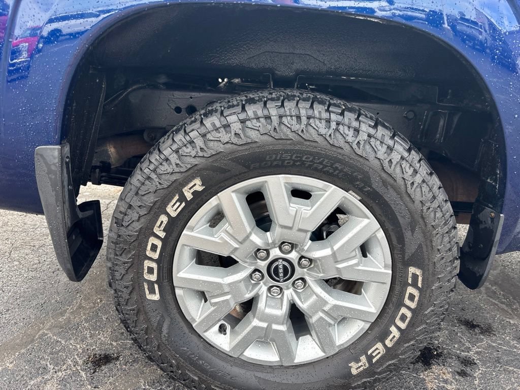 Used 2022 Nissan Frontier SV AWD/4WD image 11