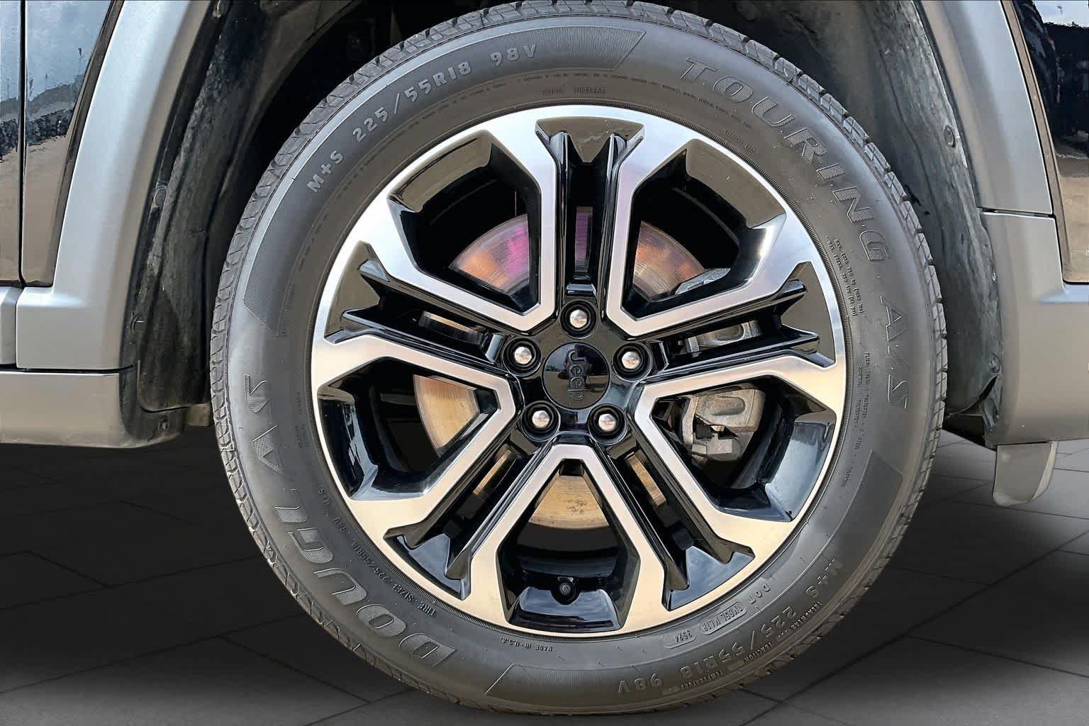 Used 2023 Jeep Compass Limited AWD/4WD image 10