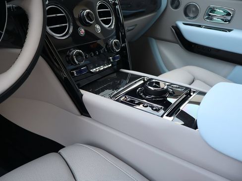 New 2027 Rolls-Royce Cullinan Black Badge AWD/4WD image 21