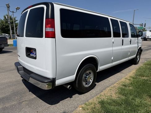 Used 2024 Chevrolet Express 3500 LT w/ LT Preferred Equipment Group RWD image 4