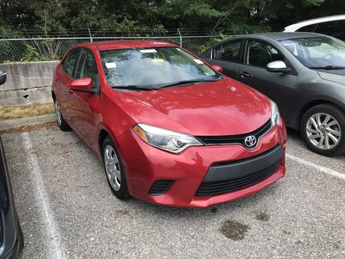 Used 2014 Toyota Corolla LE FWD image 1