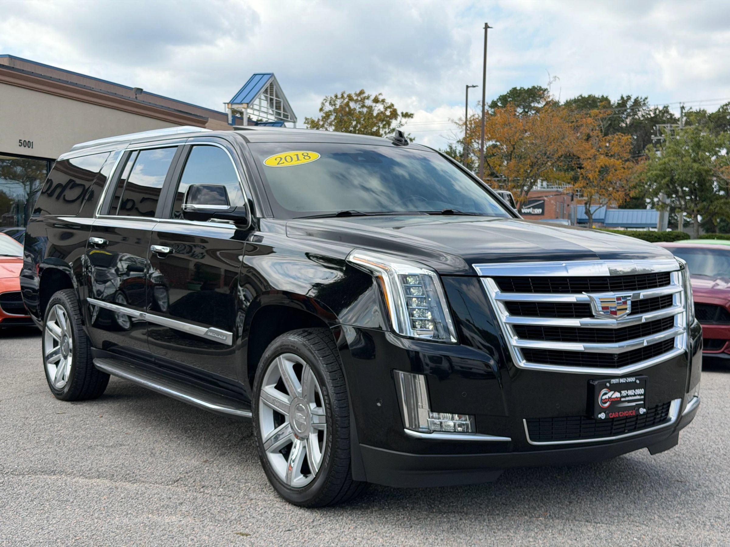 Used 2018 Cadillac Escalade ESV Luxury AWD/4WD image 5
