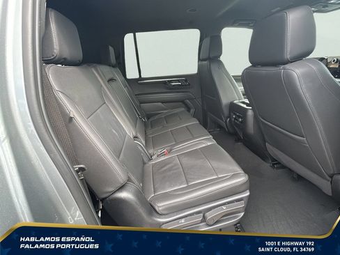 Used 2025 Chevrolet Suburban Z71 AWD/4WD image 31