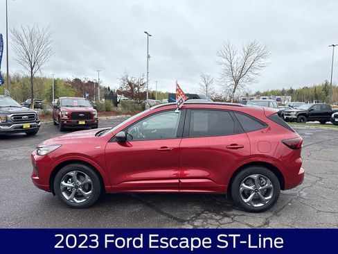Used 2023 Ford Escape ST-Line w/ Tech Pack #1 AWD/4WD image 10