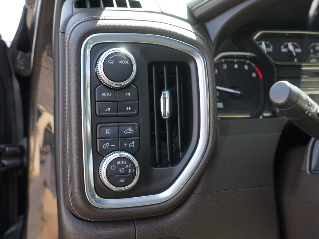 Used 2021 GMC Sierra 1500 SLT w/ SLT Premium Package AWD/4WD image 16