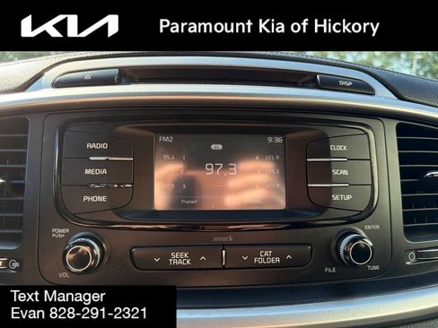 Used 2017 Kia Sorento FWD image 21