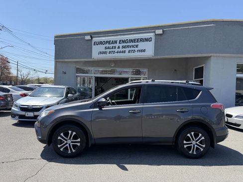 Used 2016 Toyota RAV4 LE AWD/4WD image 4