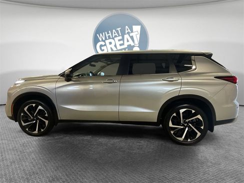 Used 2024 Mitsubishi Outlander SE image 7