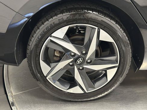 Used 2023 Hyundai Elantra SEL w/ Convenience Package FWD image 16