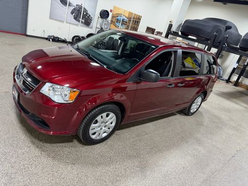 Used 2019 Dodge Grand Caravan SE image 9