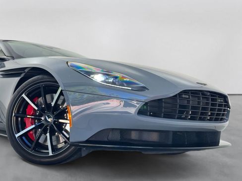 Used 2023 Aston Martin DB11 Volante RWD image 37