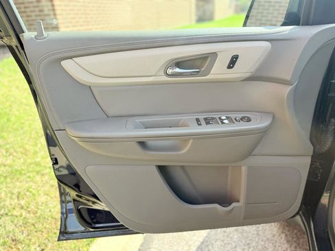 Used 2016 Chevrolet Traverse LS image 43