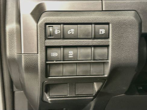 Used 2025 Toyota 4Runner SR5 AWD/4WD image 17