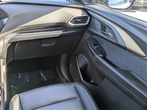 Used 2021 Chevrolet TrailBlazer ACTIV w/ Technology Package image 16