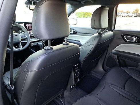 New 2026 Jeep Compass Limited image 19