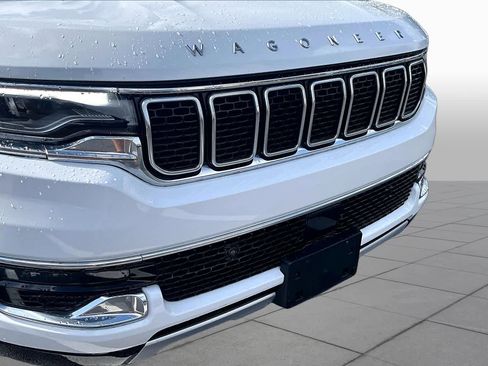 Used 2024 Jeep Wagoneer Series II w/ Flexible Seating Group AWD/4WD image 29