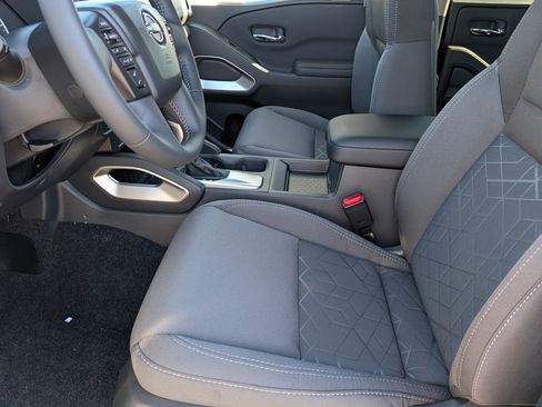 New 2026 Nissan Frontier SV RWD image 9