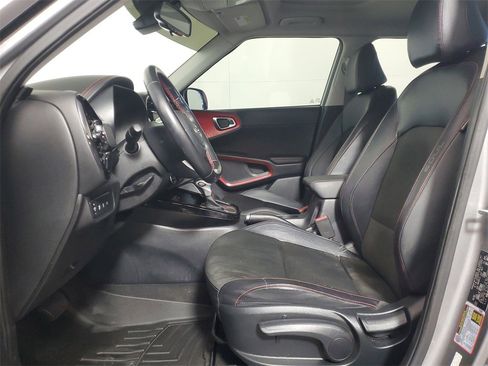 Used 2023 Kia Soul GT-Line image 11
