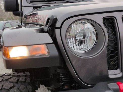 Certified 2022 Jeep Gladiator Rubicon w/ Auxiliary Switch Group image 9