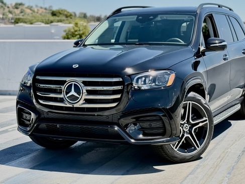 New 2026 Mercedes-Benz GLS 450 4MATIC image 3