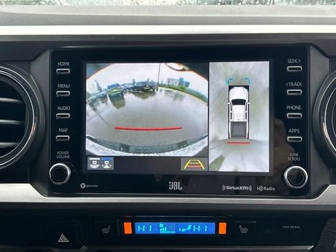 Used 2023 Toyota Tacoma Limited image 27