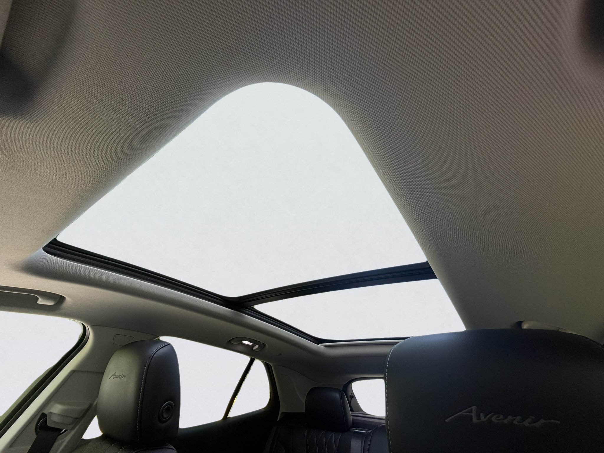 Used 2023 Buick Envision Avenir AWD/4WD image 13