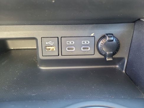 Used 2023 Toyota Highlander Bronze Edition image 24