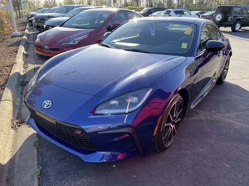 Used 2025 Toyota GR86 image 1
