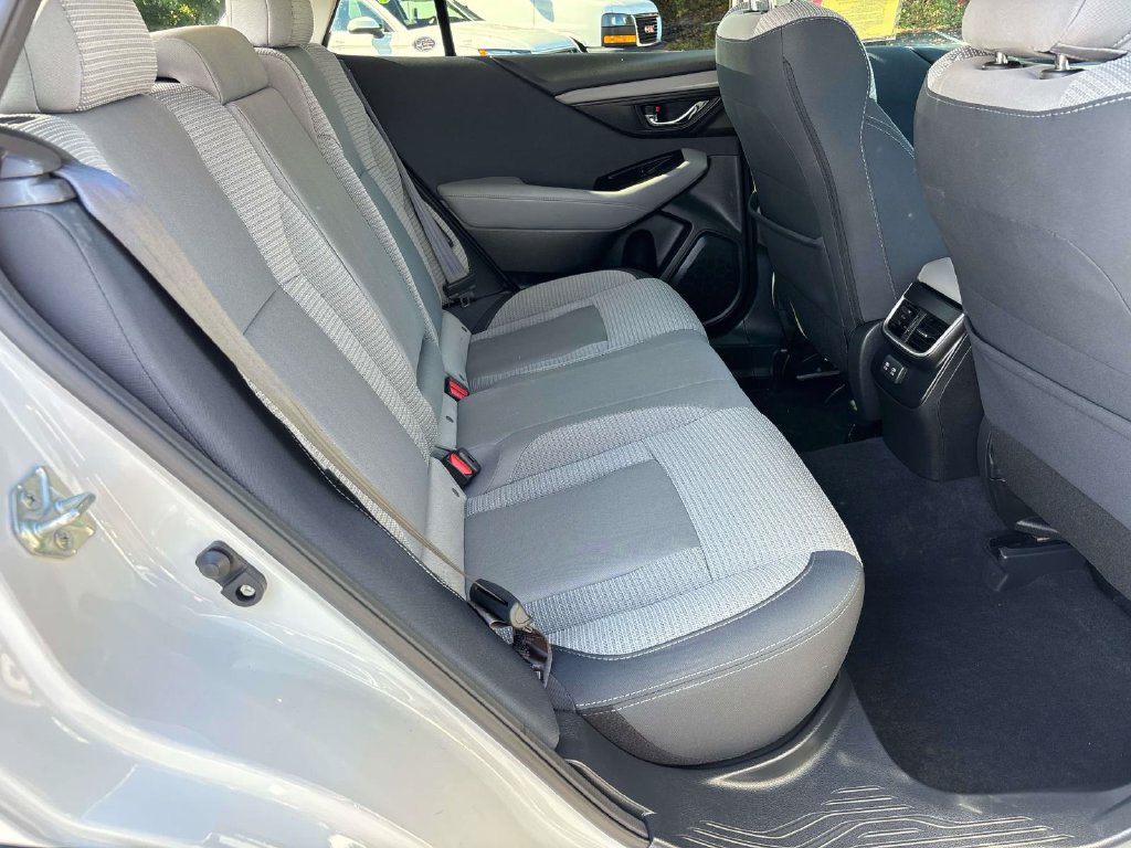 Used 2022 Subaru Outback Premium AWD/4WD image 16